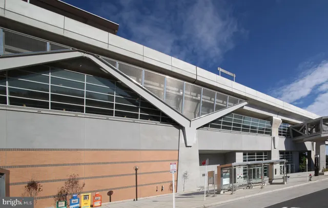 $2,000 | 1601 Spring Gate Dr., Unit 1106, McLean, VA 22102