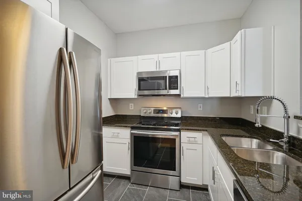 $2,000 | 1601 Spring Gate Dr., Unit 1106, McLean, VA 22102