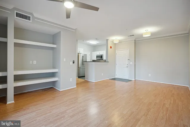 $2,000 | 1601 Spring Gate Dr., Unit 1106, McLean, VA 22102