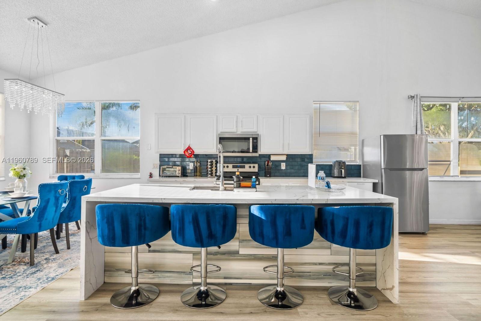 137 South Roma Way Kissimmee, FL 34746 - Photo 3 of 51