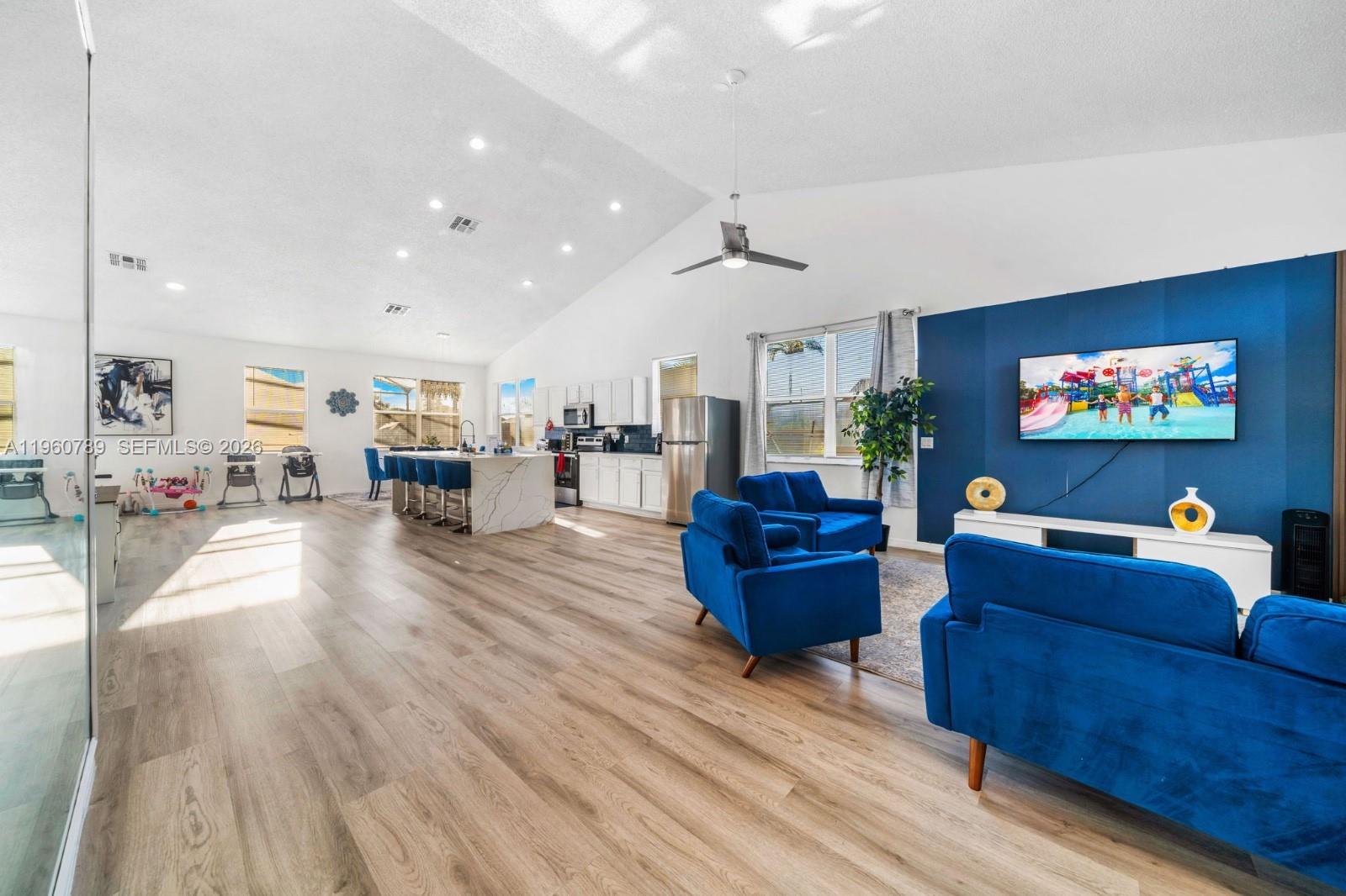 137 South Roma Way Kissimmee, FL 34746 - Photo 4 of 51