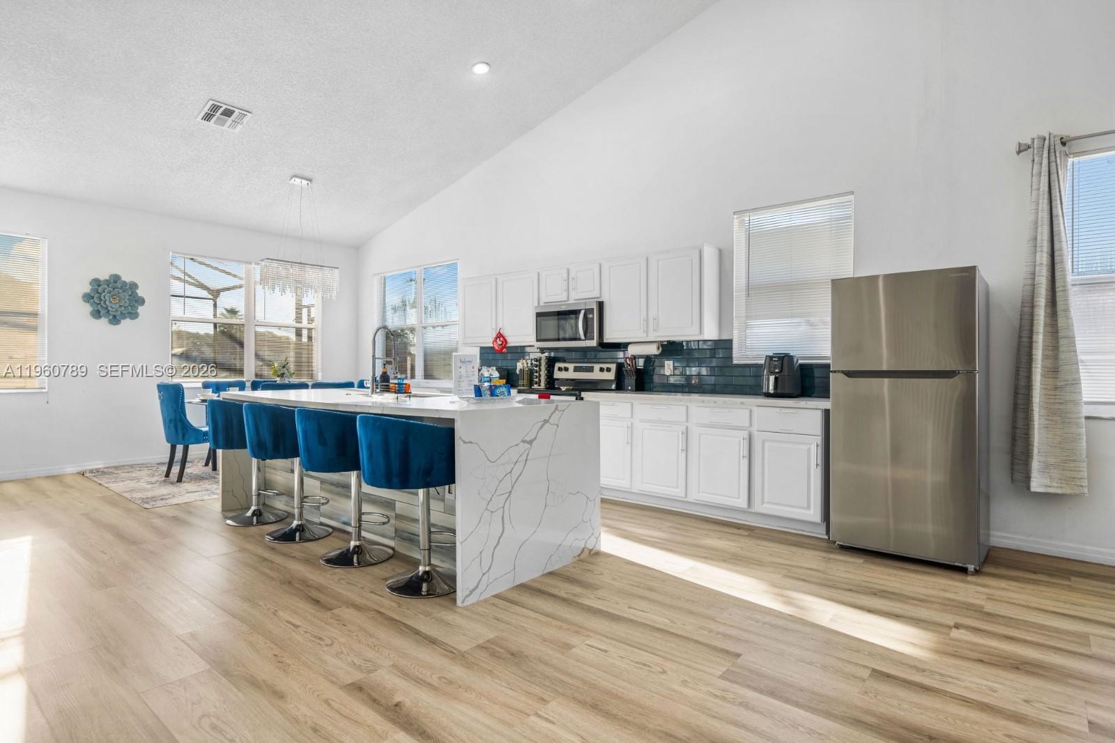 137 South Roma Way Kissimmee, FL 34746 - Photo 5 of 51