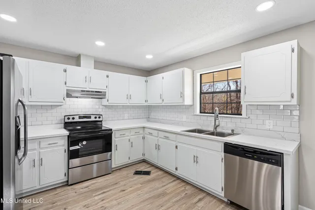 $255,000 | 3189 South Red Banks Road, Byhalia, MS 38611