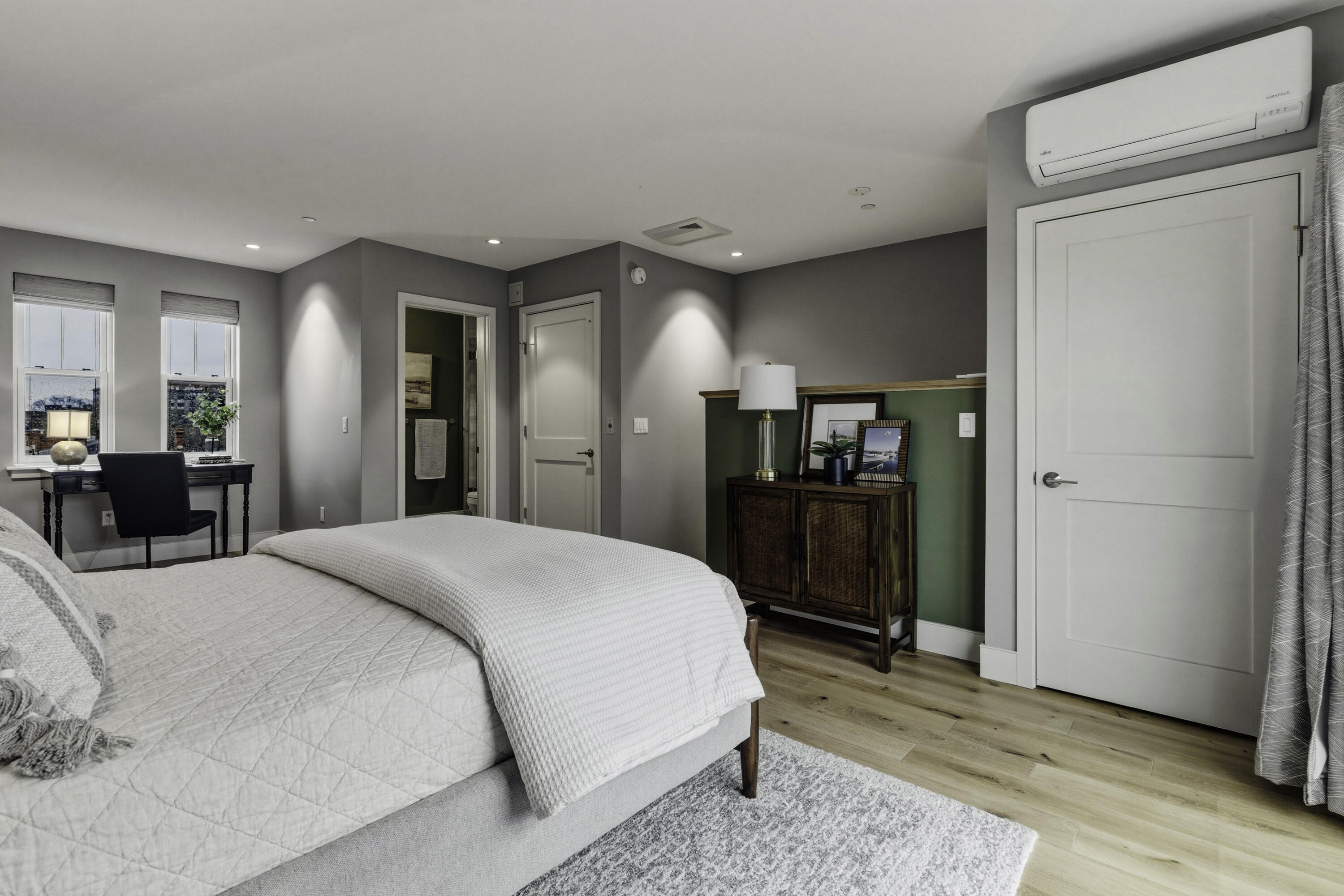 749 Congress Street, Unit 5 Portland, ME 04102 - Photo 36 of 50 DSC01845-1