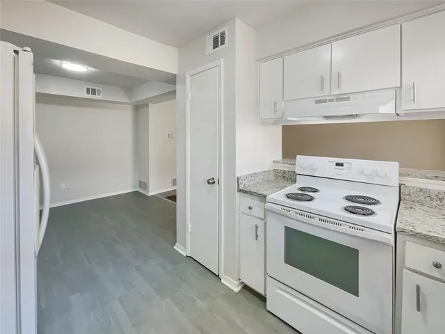 $257,000 | 1985 Shorewood Drive, Grapevine, TX 76051