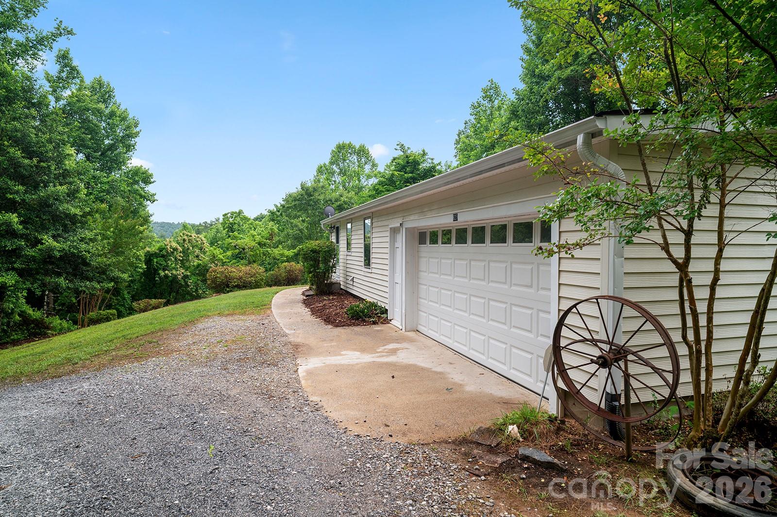 825 Gallimore Road Flat Rock, NC 28731 - Photo 3 of 41