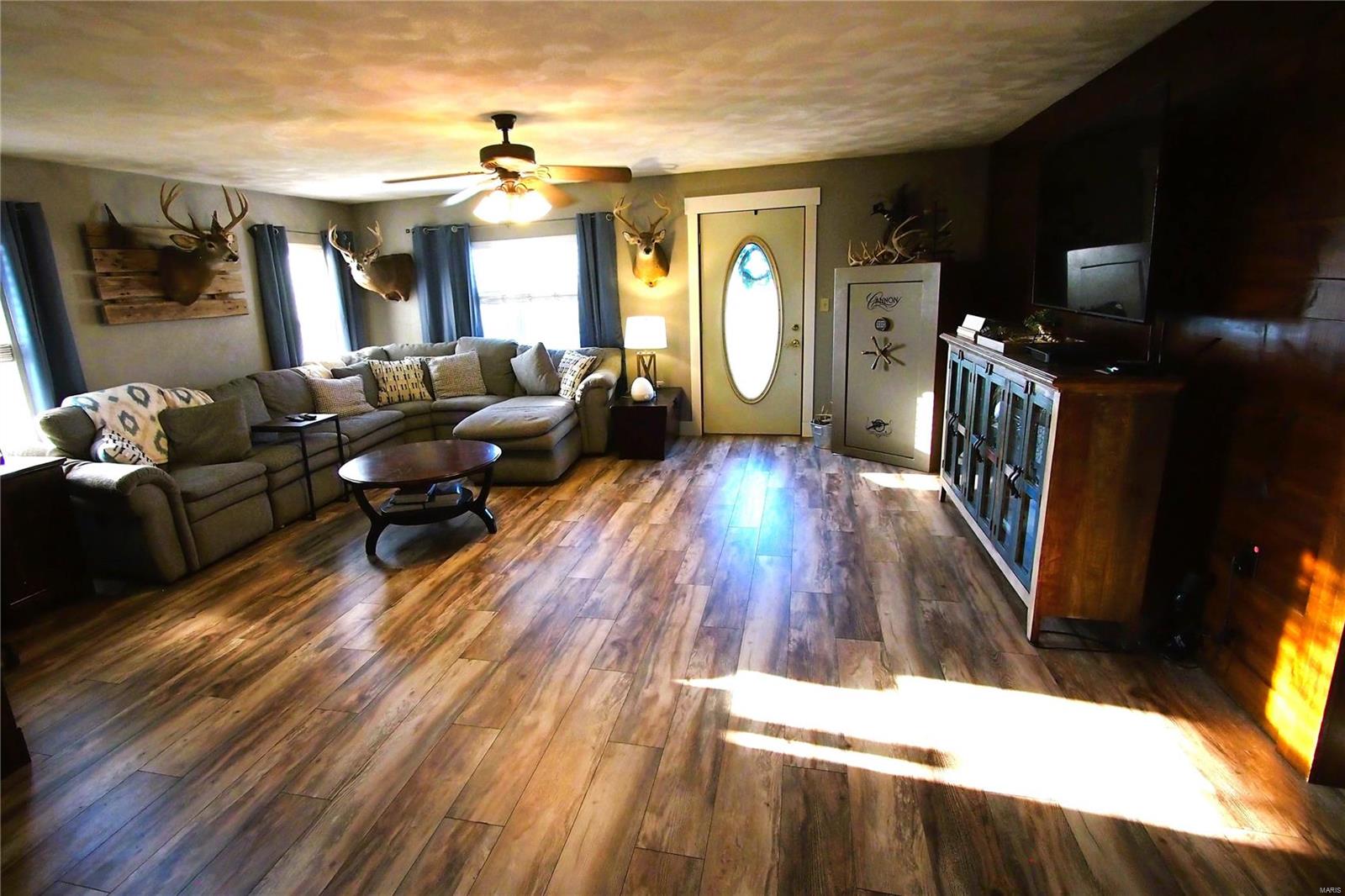 7026 Press Road Freeburg, IL 62243 - Photo 3 of 20