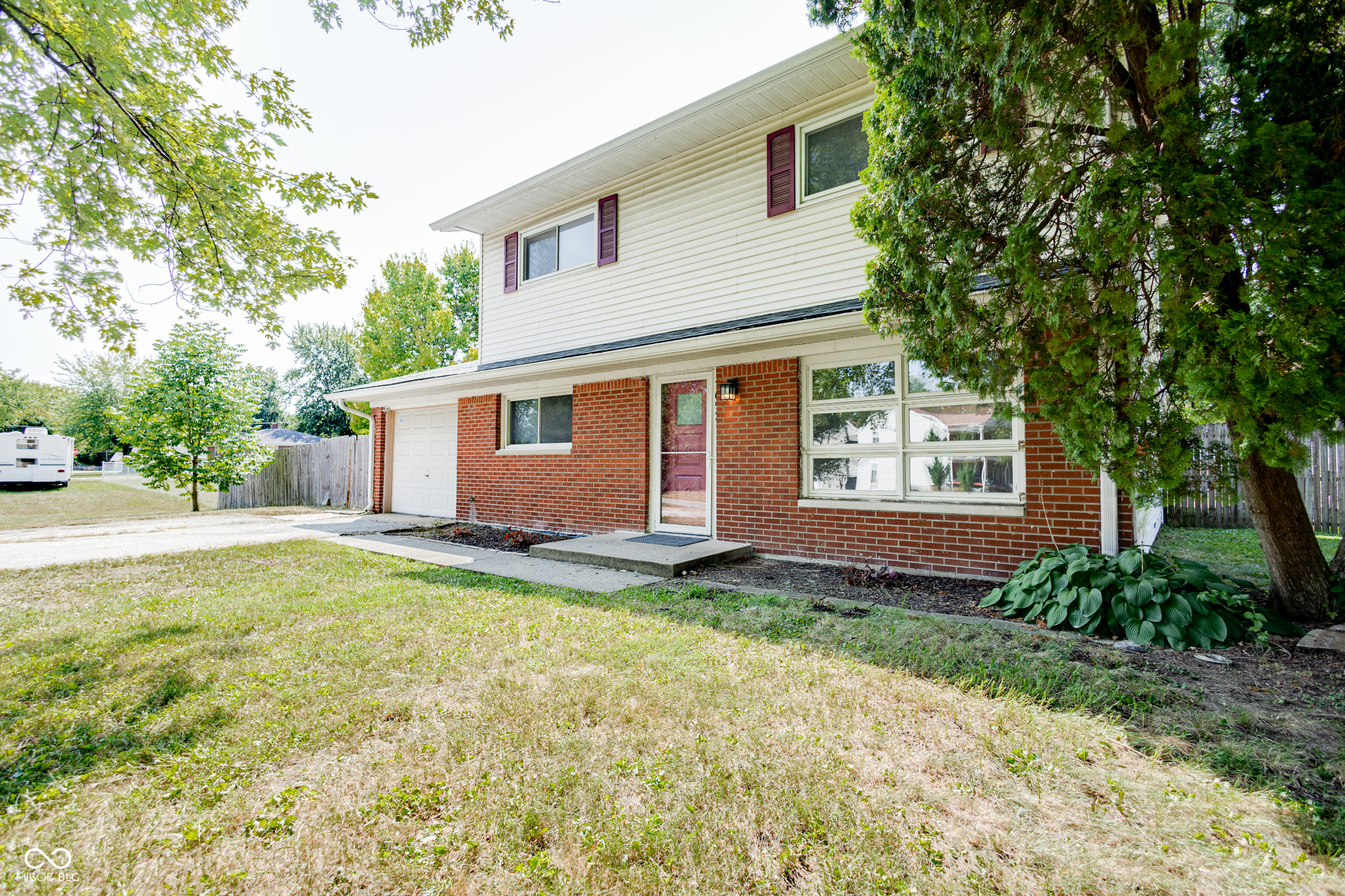7652 Brehob Road Indianapolis, IN 46217 - Photo 3 of 38 Gallery Image 3