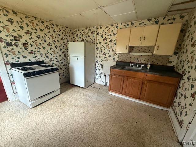 451 Stone Street Oneida, NY 13421 - Photo 3 of 17