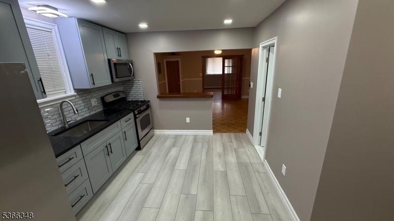 152 Court Street Elizabeth Port, NJ 07206 - Photo 2 of 12