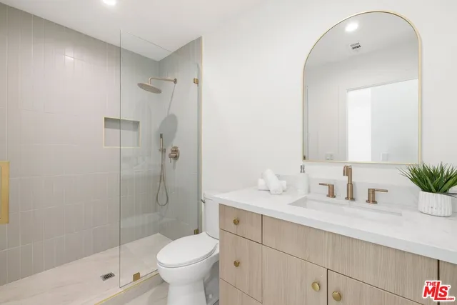 $1,279,000 | 20109 Archwood Street, Winnetka, CA 91306