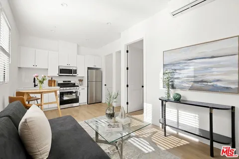 $1,279,000 | 20109 Archwood Street, Winnetka, CA 91306