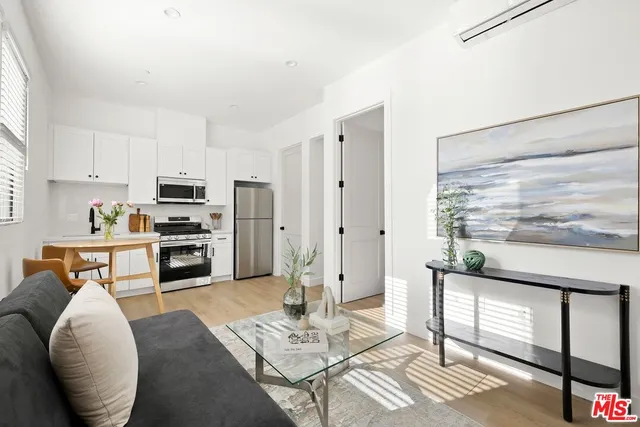 $1,279,000 | 20109 Archwood Street, Winnetka, CA 91306