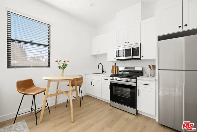 $1,279,000 | 20109 Archwood Street, Winnetka, CA 91306