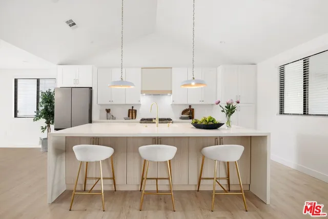 $1,279,000 | 20109 Archwood Street, Winnetka, CA 91306