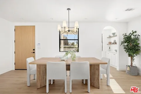 $1,279,000 | 20109 Archwood Street, Winnetka, CA 91306