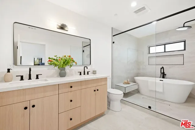 $1,279,000 | 20109 Archwood Street, Winnetka, CA 91306