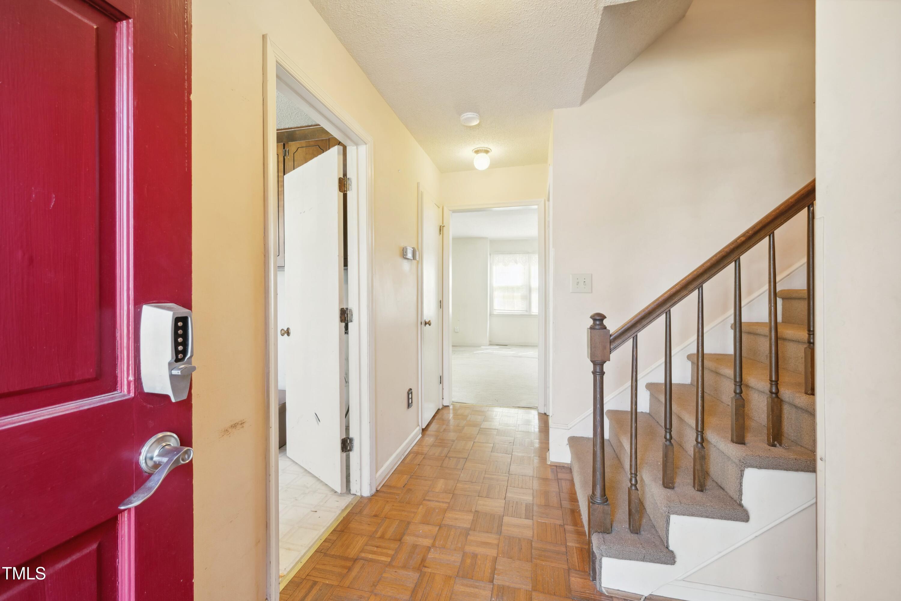 706 Collington Drive Cary, NC 27511 - Photo 2 of 30 Entry