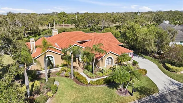 $1,075,000 | 4221 Escondito Circle, Sarasota, FL 34238