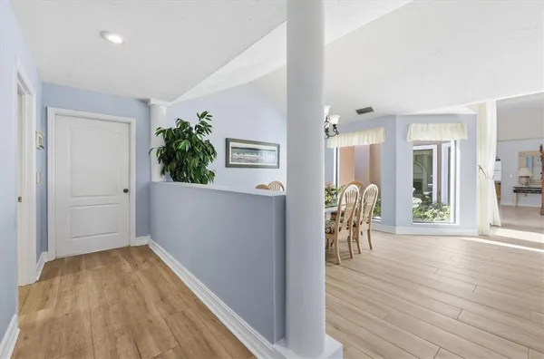 $995,000 | 4221 Escondito Circle, Sarasota, FL 34238