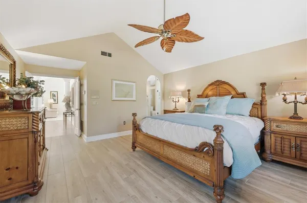 $995,000 | 4221 Escondito Circle, Sarasota, FL 34238