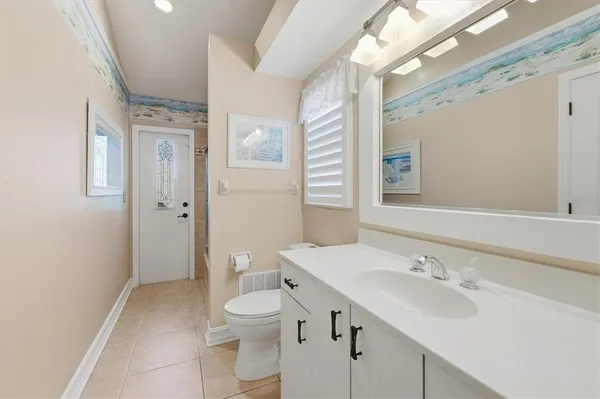 $995,000 | 4221 Escondito Circle, Sarasota, FL 34238