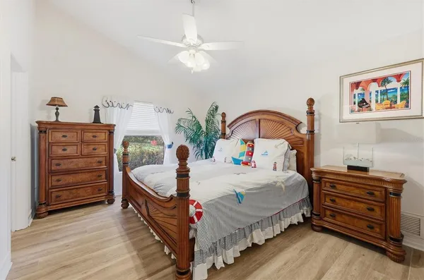 $995,000 | 4221 Escondito Circle, Sarasota, FL 34238