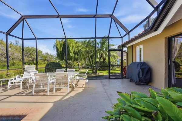 $995,000 | 4221 Escondito Circle, Sarasota, FL 34238