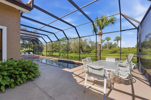 $995,000 | 4221 Escondito Circle, Sarasota, FL 34238