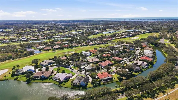 $995,000 | 4221 Escondito Circle, Sarasota, FL 34238