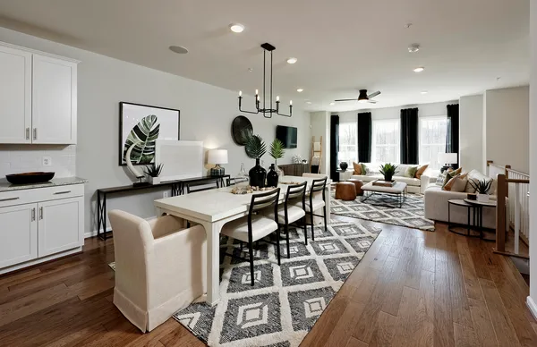 $750,183 | 238 Mary Drive, Unit 5219, Schaumburg, IL 60193