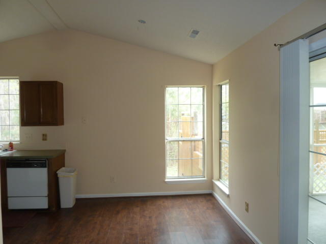 2419 Castlereagh Road Charleston, SC 29414 - Photo 11 of 29 2914 castlereagh living room 1