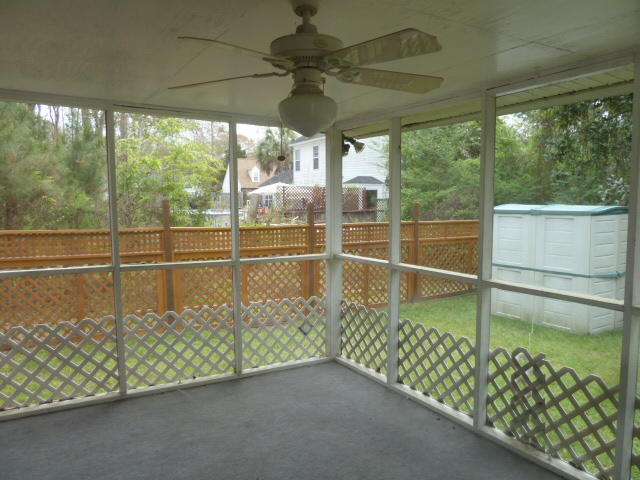 2419 Castlereagh Road Charleston, SC 29414 - Photo 27 of 29 2914 castlereagh screened in porch 1