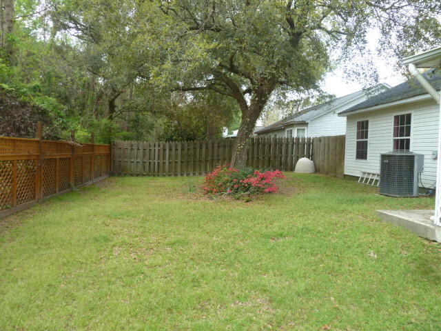 2419 Castlereagh Road Charleston, SC 29414 - Photo 5 of 29 2914 castlereagh back yard 1