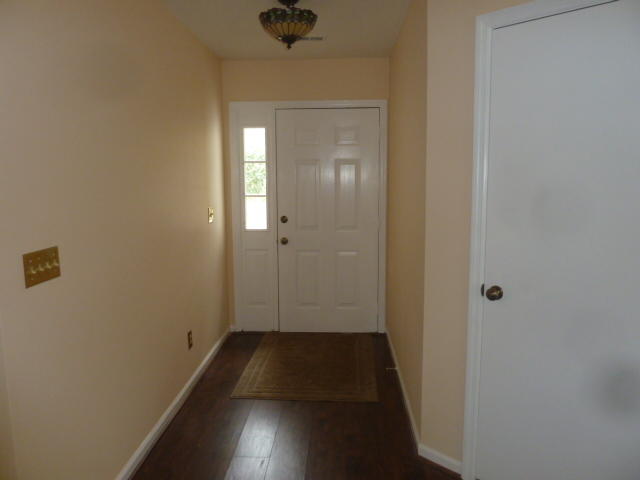 2419 Castlereagh Road Charleston, SC 29414 - Photo 7 of 29 2914 castlereagh front entrance