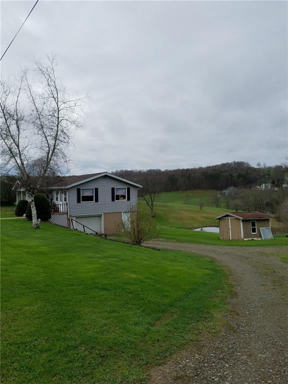 2225 McCreight Road Shelocta, PA 15774 - Photo 4 of 16 Driveway to garage