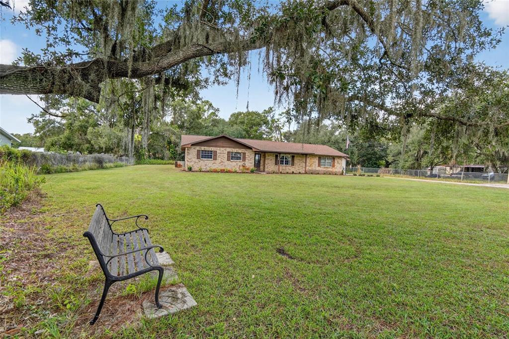 1113 South Wiggins Road Plant City, FL 33566 - Photo 2 of 39 Gallery Image 2
