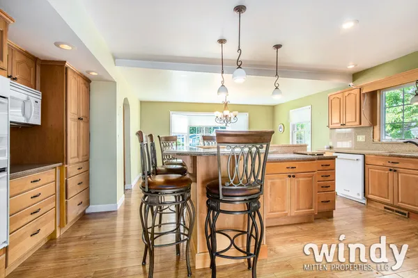 $1,350,000 | 7927 Lakewood Drive, Coloma, MI 49038