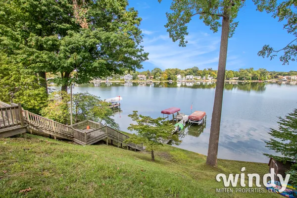 $1,350,000 | 7927 Lakewood Drive, Coloma, MI 49038