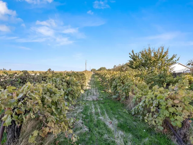 $568,000 | 5454 North Floyd Avenue, Fresno, CA 93723