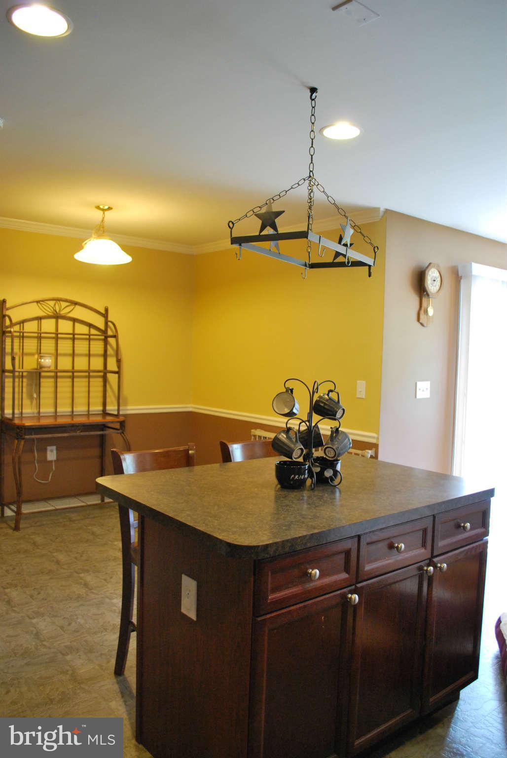 207 Rumbling Rock Road Hedgesville, WV 25427 - Photo 6 of 23 Kitchen