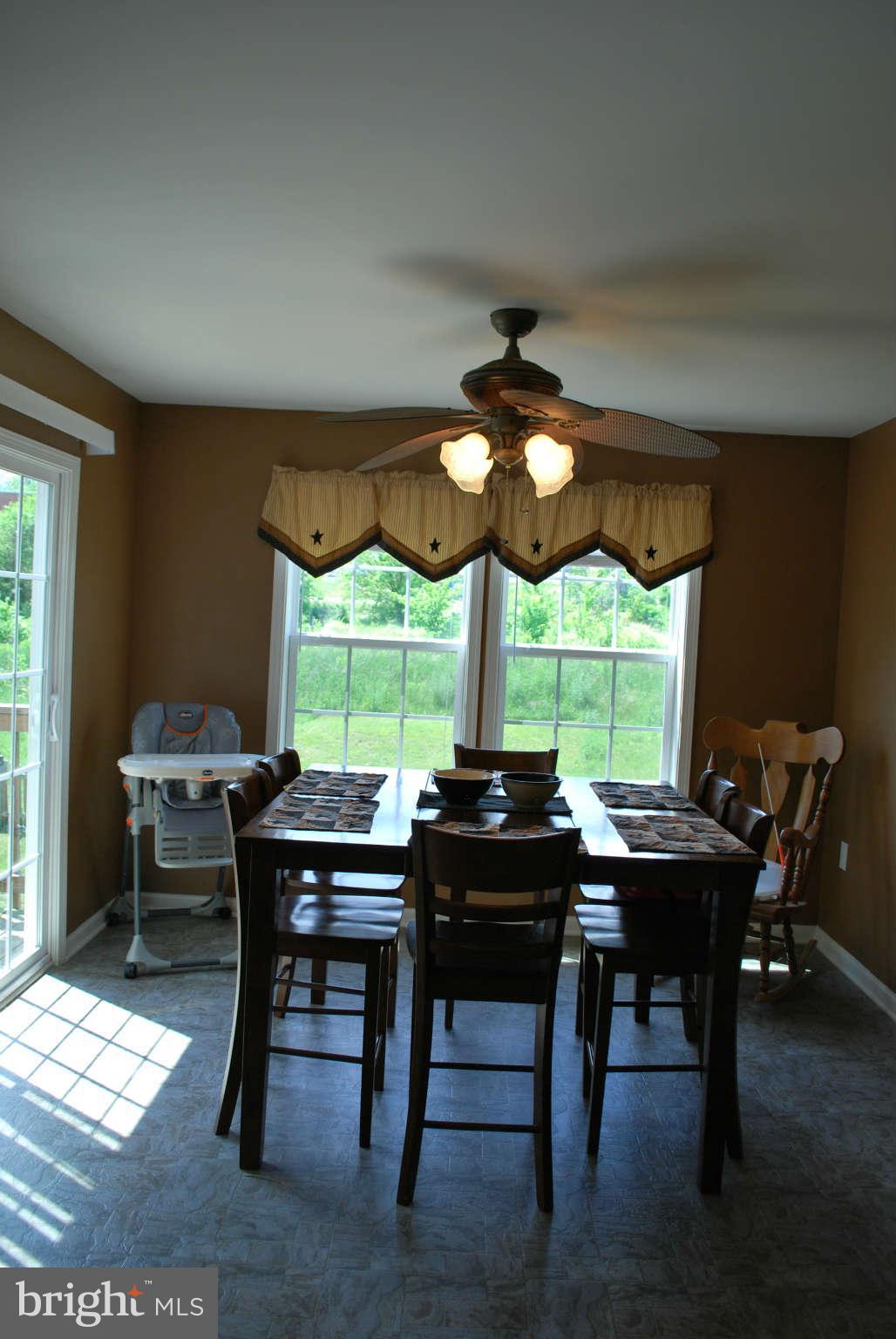 207 Rumbling Rock Road Hedgesville, WV 25427 - Photo 7 of 23 Kitchen