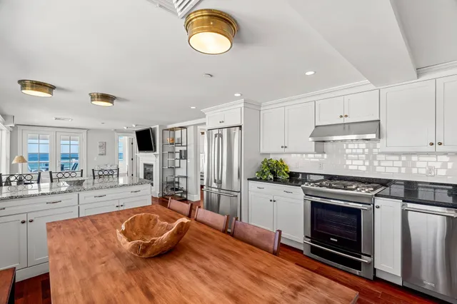 $1,859,000 | 10 Haverhill Avenue, Unit 2, Hampton, NH 03842