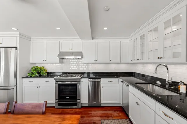 $1,859,000 | 10 Haverhill Avenue, Unit 2, Hampton, NH 03842