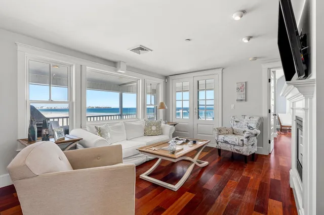 $1,859,000 | 10 Haverhill Avenue, Unit 2, Hampton, NH 03842