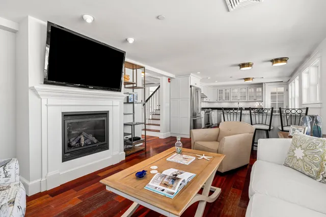 $1,859,000 | 10 Haverhill Avenue, Unit 2, Hampton, NH 03842