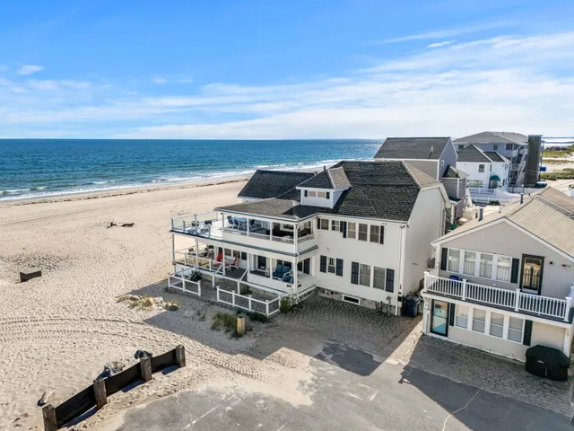$1,859,000 | 10 Haverhill Avenue, Unit 2, Hampton, NH 03842