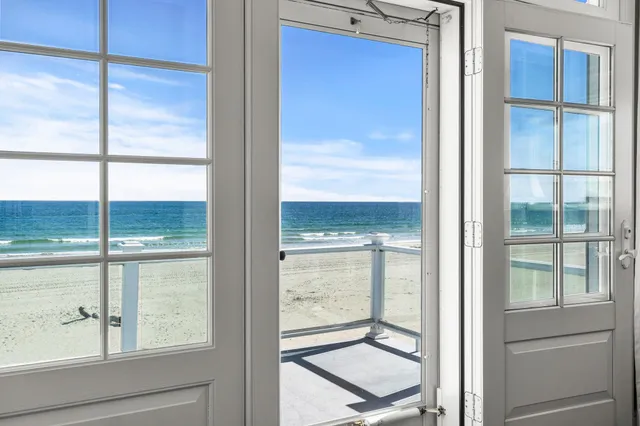 $1,859,000 | 10 Haverhill Avenue, Unit 2, Hampton, NH 03842