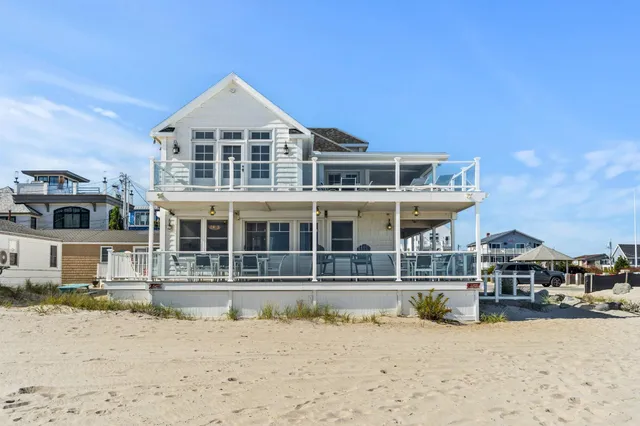 $1,859,000 | 10 Haverhill Avenue, Unit 2, Hampton, NH 03842
