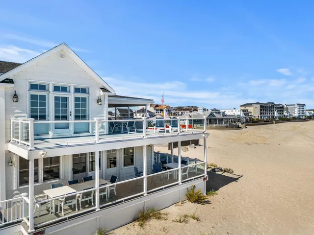 $1,859,000 | 10 Haverhill Avenue, Unit 2, Hampton, NH 03842